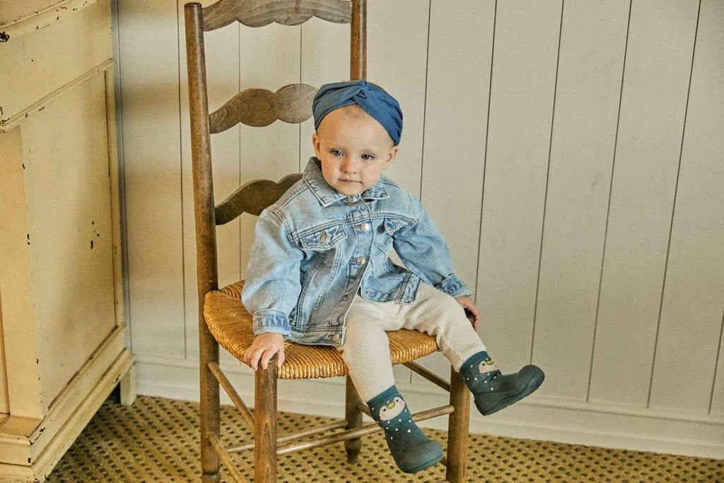 Attipas - Pingüino Azu Marino Zootopía - Nudos Barefoot Shoes