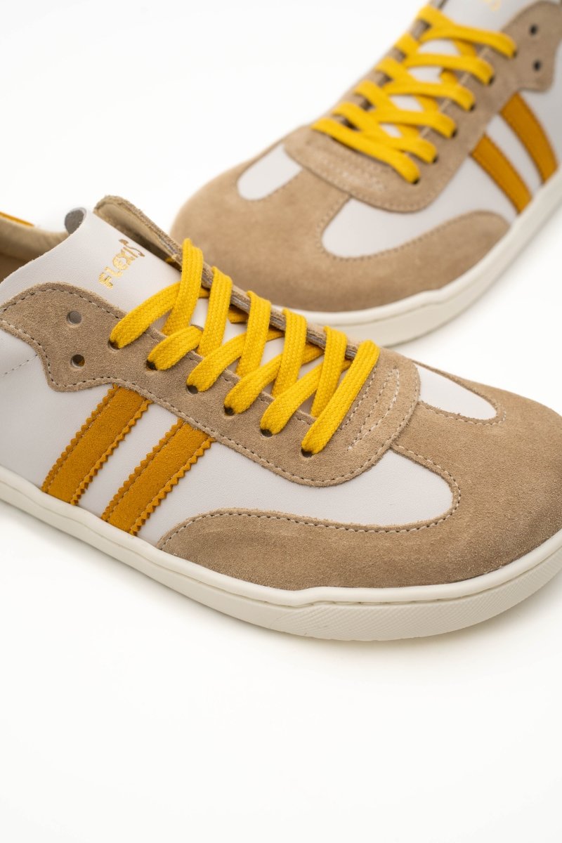 Zapatilla barefoot Serraje Salvaje Microfibra Arena Blanco Mostaza – Nens - Nudos Barefoot Shoes